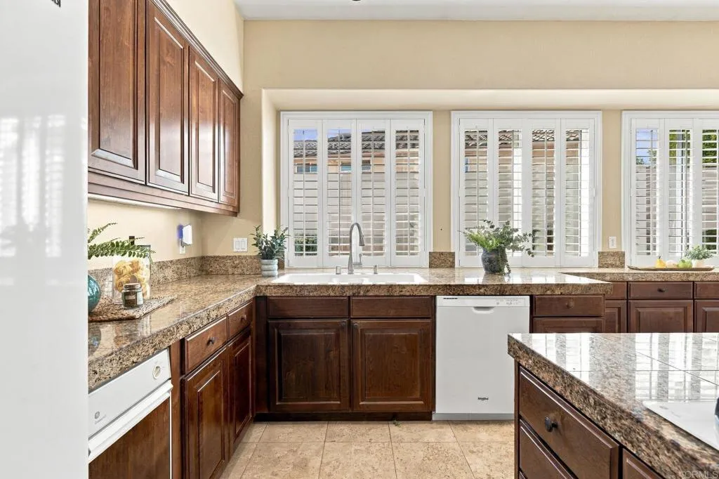 https://cdn.realtyfeed.com/cdn/127/307096183/560904cf536db680fadd346512ee2cbe.webp