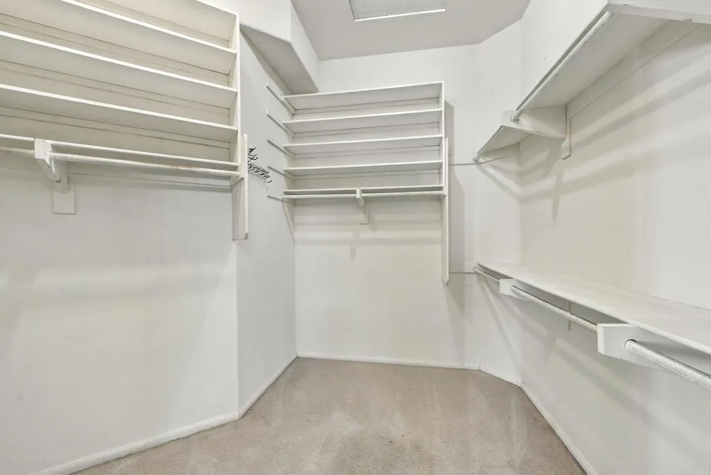 https://cdn.realtyfeed.com/cdn/127/307096183/8f3998a963e47df3e1686e21e21d80c1.webp