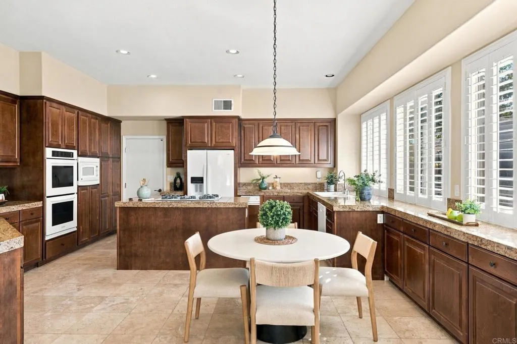 https://cdn.realtyfeed.com/cdn/127/307096183/978e1a3c4e4882fd5d09a421f7555908.webp