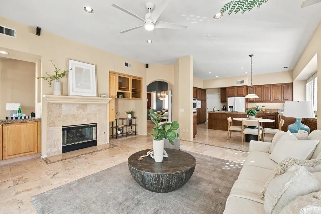 https://cdn.realtyfeed.com/cdn/127/307096183/f8117c4d4654a49da979f4fef3670249.webp