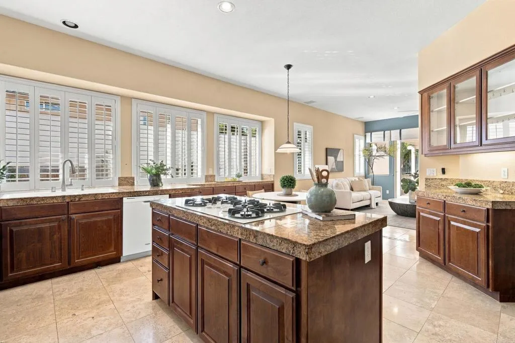 https://cdn.realtyfeed.com/cdn/127/307096183/fcb006f24e8d7db41e911d02e6e87826.webp