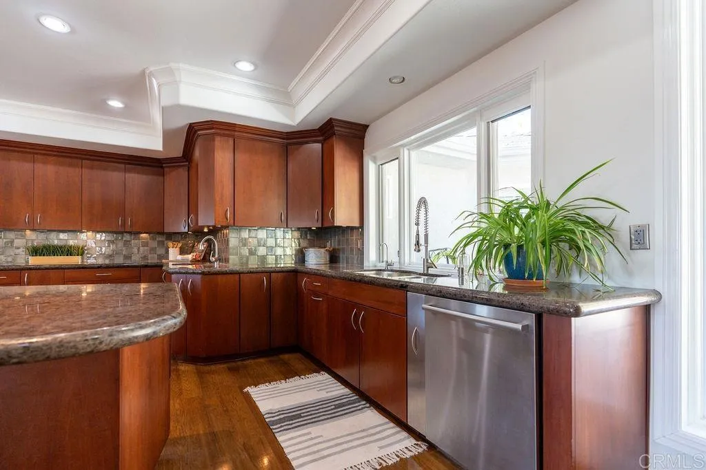 https://cdn.realtyfeed.com/cdn/127/307096281/8504e1e1a87817b20f8e8b22f1b3abfd.webp