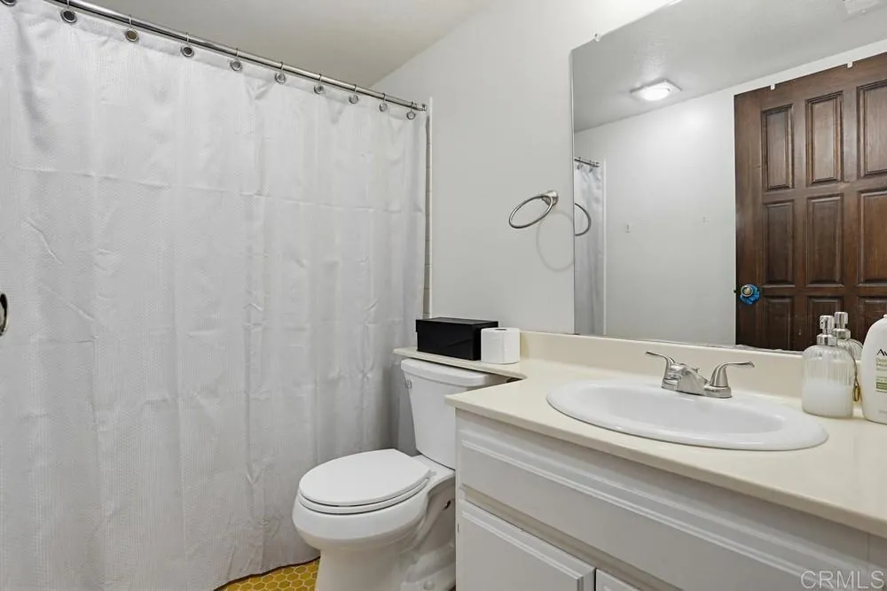 https://cdn.realtyfeed.com/cdn/127/307096338/de1ca3920417da920263d308fd8b5465.webp