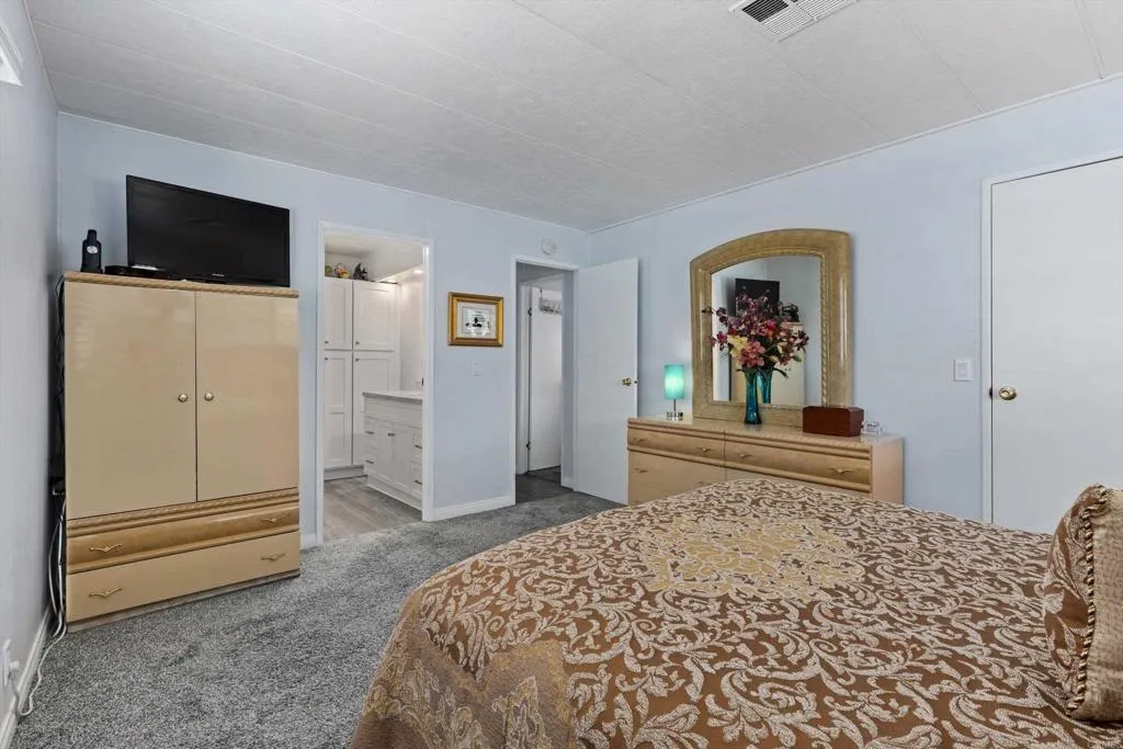 https://cdn.realtyfeed.com/cdn/127/307096435/7f6af960a007847722b2e5bbeb61aba0.webp