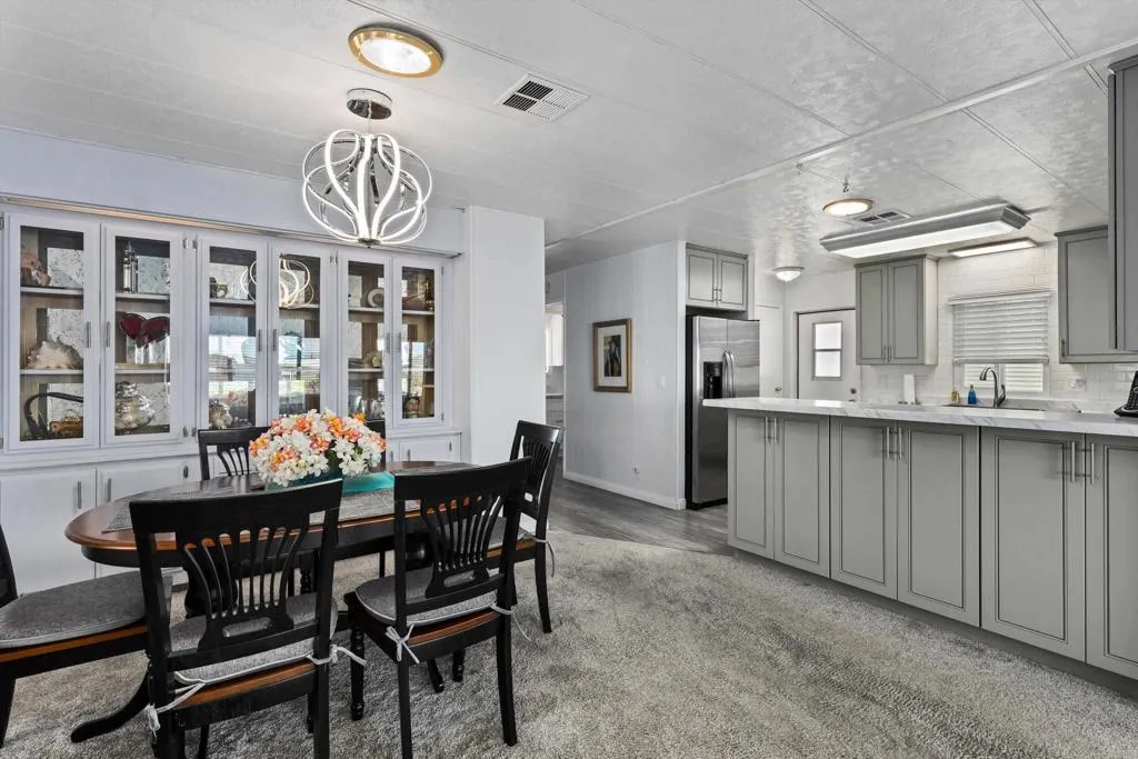 https://cdn.realtyfeed.com/cdn/127/307096435/a92ec8ae2d9c9739c6b8cb771558e917.webp