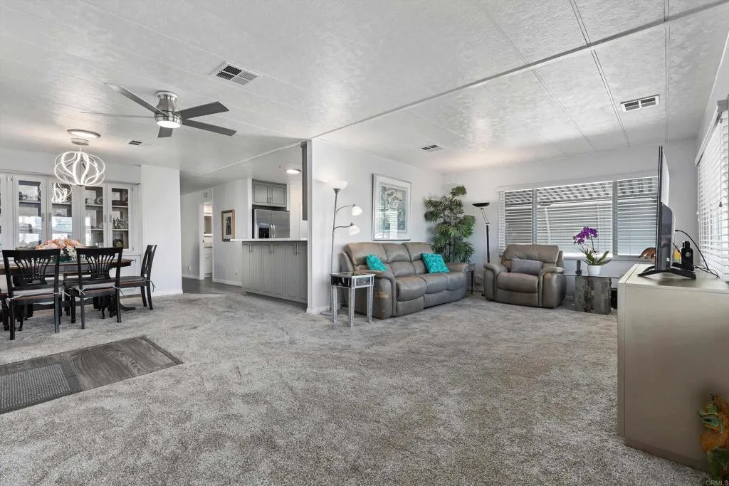 https://cdn.realtyfeed.com/cdn/127/307096435/d45e5c8db3de1ff5e17ed959b6edb3b2.webp