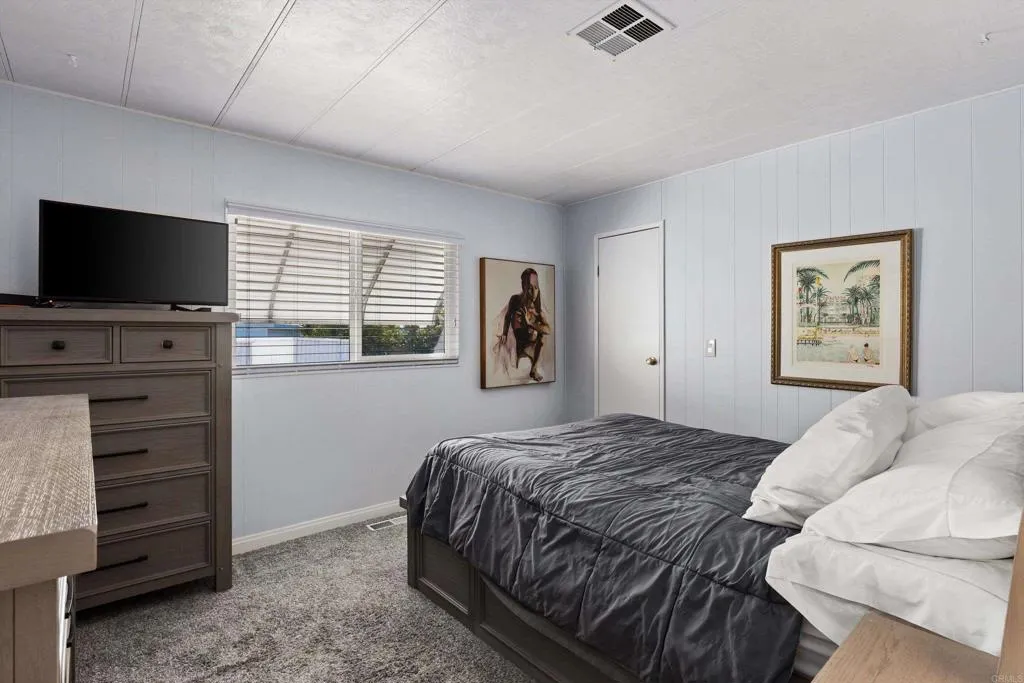 https://cdn.realtyfeed.com/cdn/127/307096435/d889bd8aa39b292ed9ecd7b9345665aa.webp