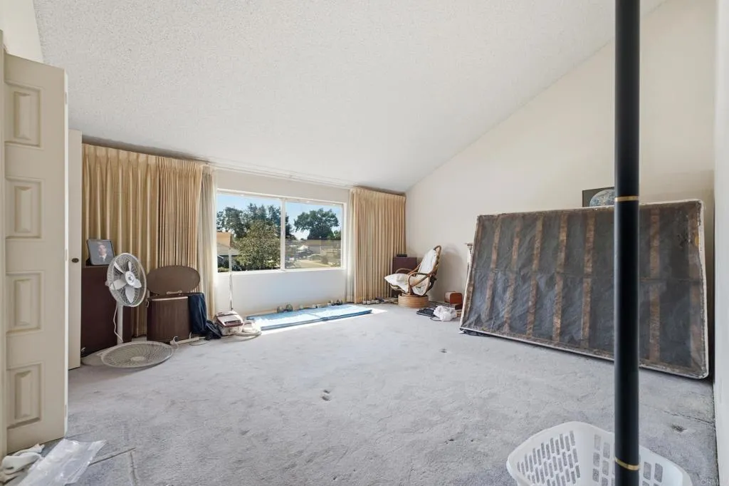 6375 Farley Drive, San Diego, CA 92122 6375 Farley Drive, San Diego, CA 92122