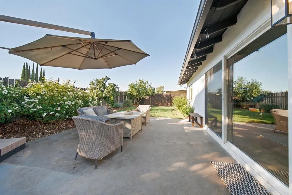 https://cdn.realtyfeed.com/cdn/127/307096575/1f3520b06819d367219d38c716e80589.webp