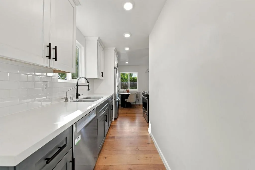 https://cdn.realtyfeed.com/cdn/127/307096575/e0e69ff25350e934396093d967567c02.webp
