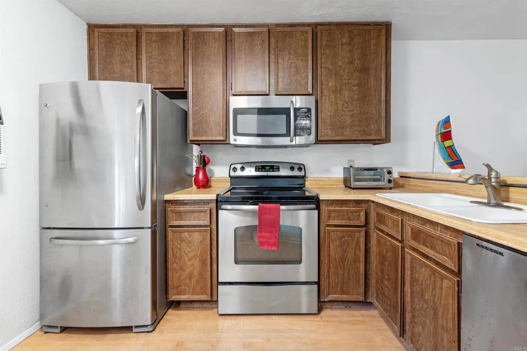 https://cdn.realtyfeed.com/cdn/127/307096578/504bbae27457d2e14f07420eac80a78b.webp