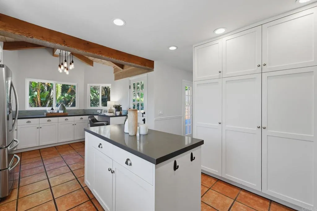 https://cdn.realtyfeed.com/cdn/127/307096657/6cbd4af93a82212cd1a8b51299a6965d.webp