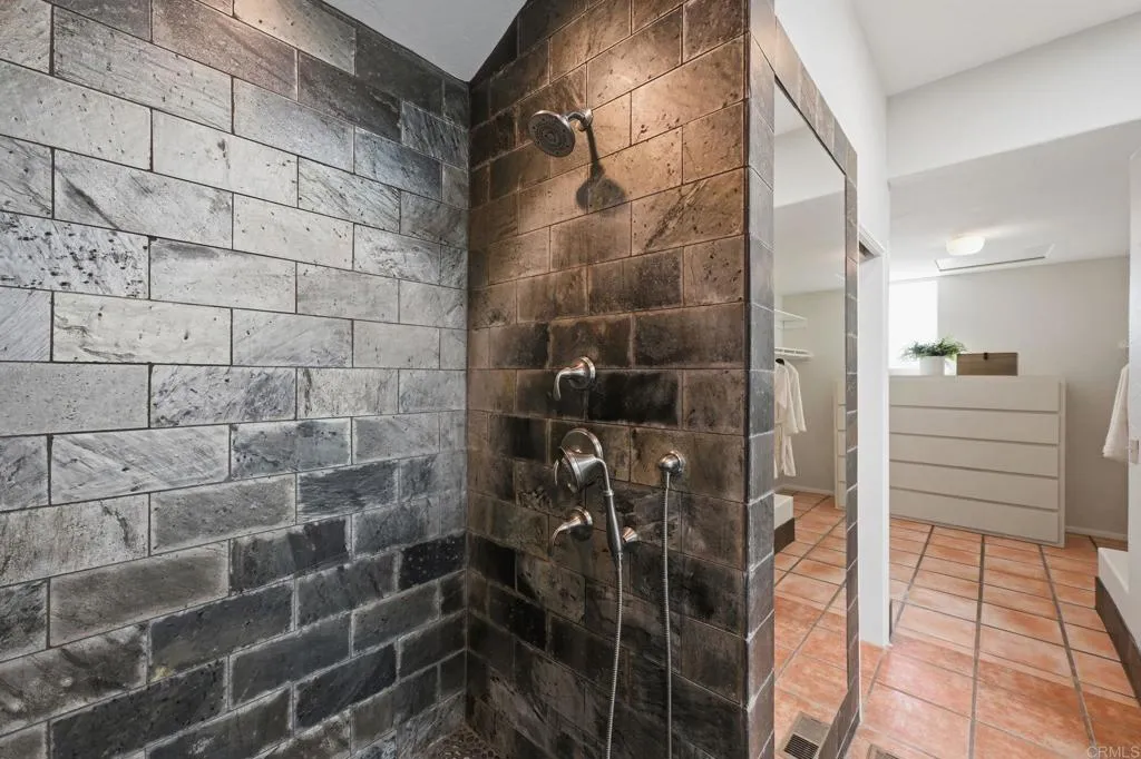 https://cdn.realtyfeed.com/cdn/127/307096657/6fcd55bd6c5bbfd40038b06c538d456f.webp