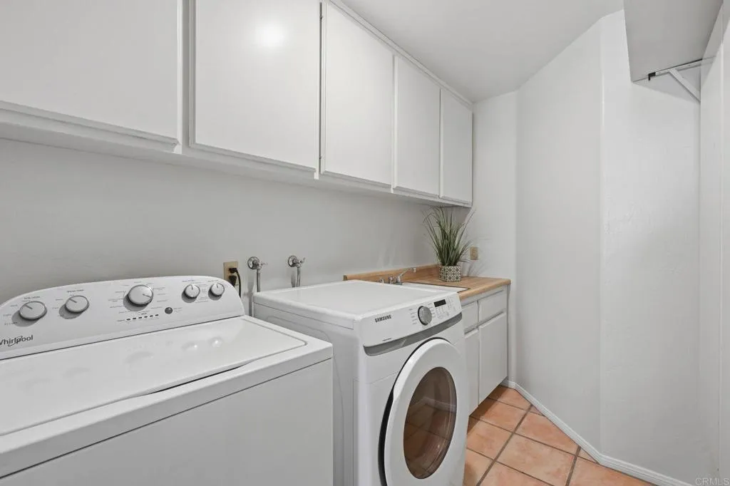 https://cdn.realtyfeed.com/cdn/127/307096657/8ad75660ff93f115d54a99456165ba3f.webp