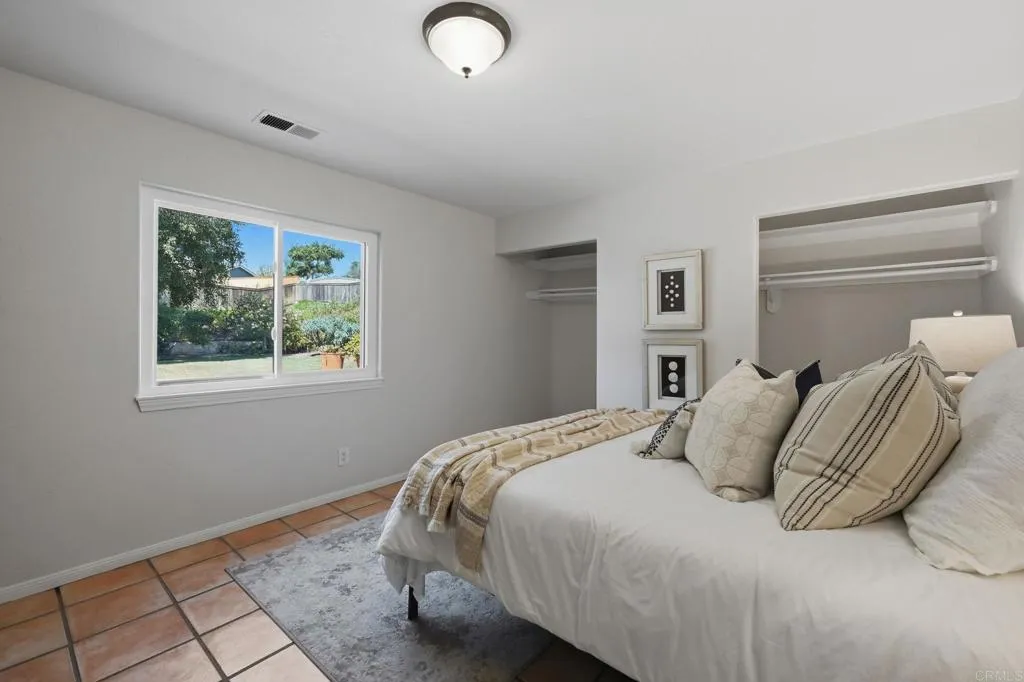 https://cdn.realtyfeed.com/cdn/127/307096657/e3787d1a8c3296e10cb228e5283afa37.webp