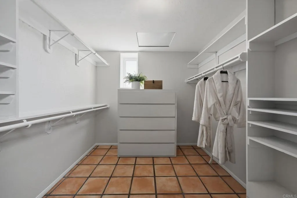 https://cdn.realtyfeed.com/cdn/127/307096657/f41854cb18ba7de041e7850a3b0f4584.webp