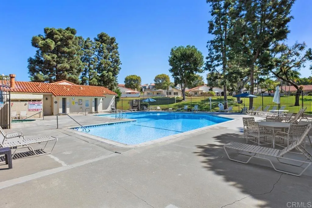 6525 Camino del Parque, Carlsbad, CA 92011