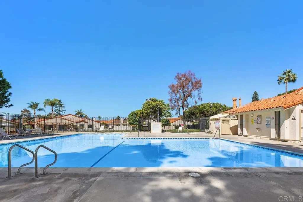 6525 Camino del Parque, Carlsbad, CA 92011