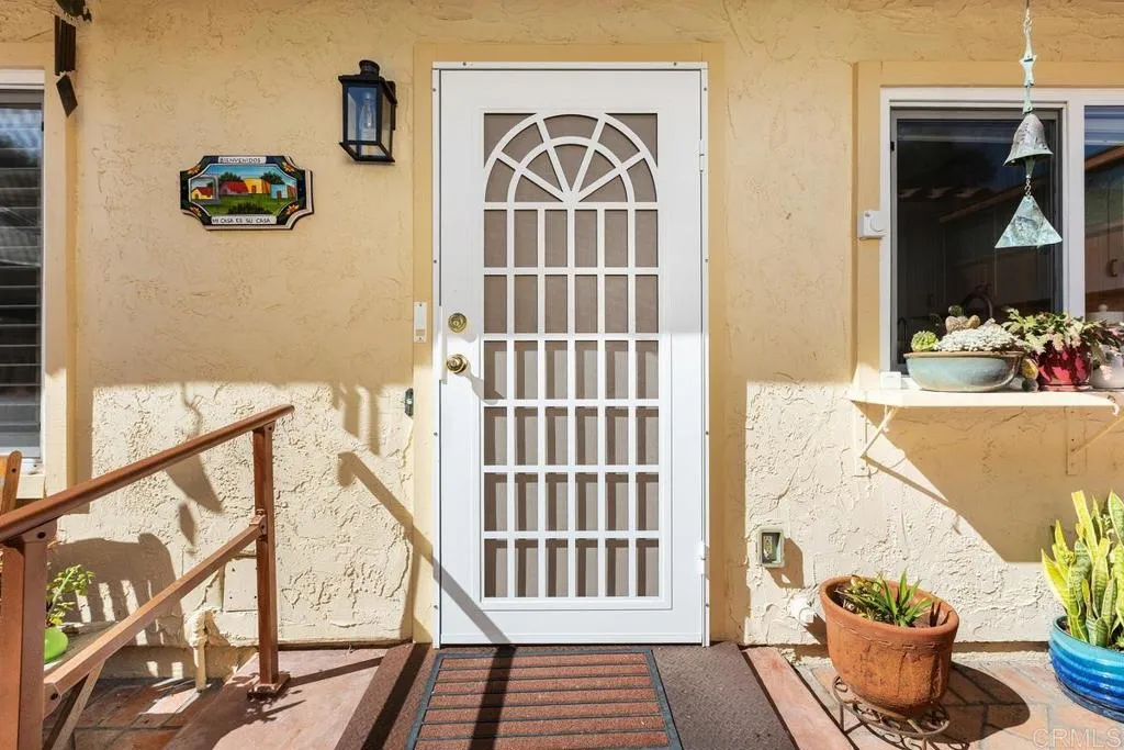 6525 Camino del Parque, Carlsbad, CA 92011