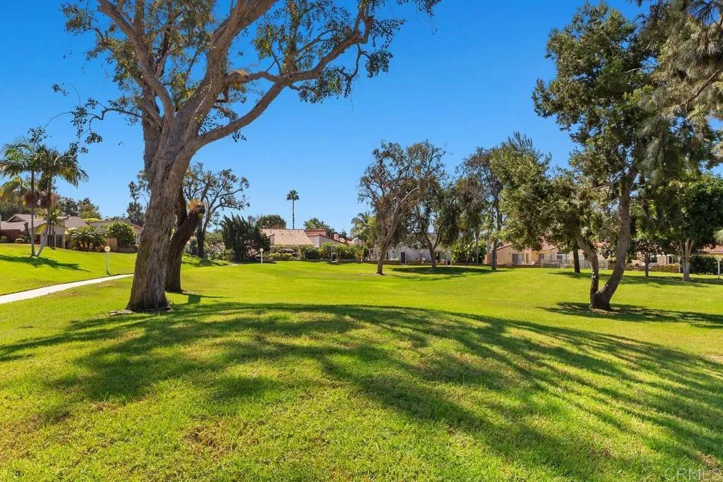 6525 Camino del Parque, Carlsbad, CA 92011