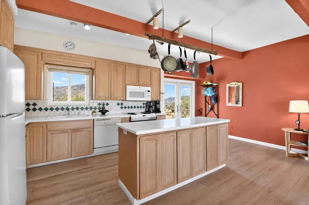 https://cdn.realtyfeed.com/cdn/127/307096869/7ecce03faa61d2a2a750ddb4aa9bb269.webp