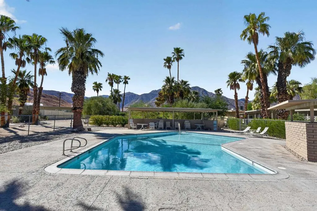 https://cdn.realtyfeed.com/cdn/127/307096869/8488392e4db38b264fc9b026f39f2d05.webp