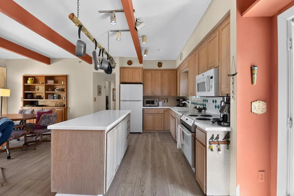 https://cdn.realtyfeed.com/cdn/127/307096869/b253eb49c26a4d00bc3d21a8363d4157.webp