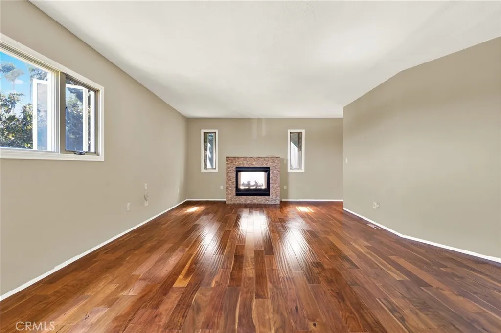 https://cdn.realtyfeed.com/cdn/127/307097027/05c08d3ef677322f1d8ff68202149876.webp