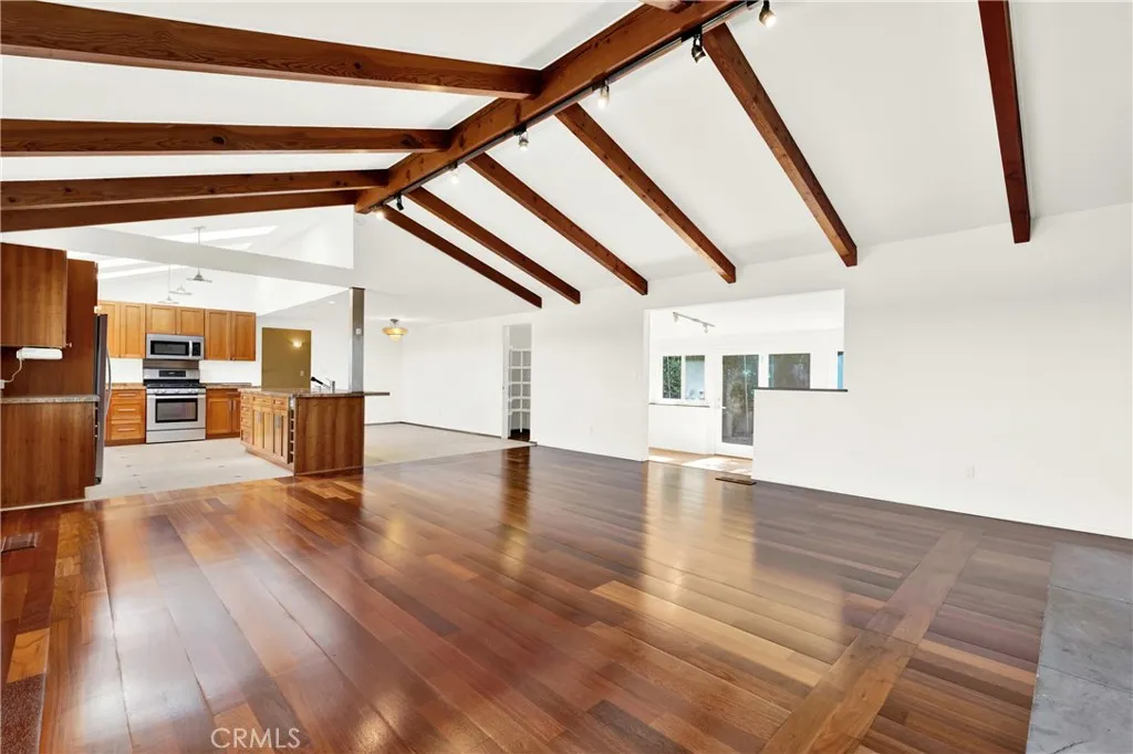 https://cdn.realtyfeed.com/cdn/127/307097027/0da39876dd89d28a6bc24f990c8e4703.webp