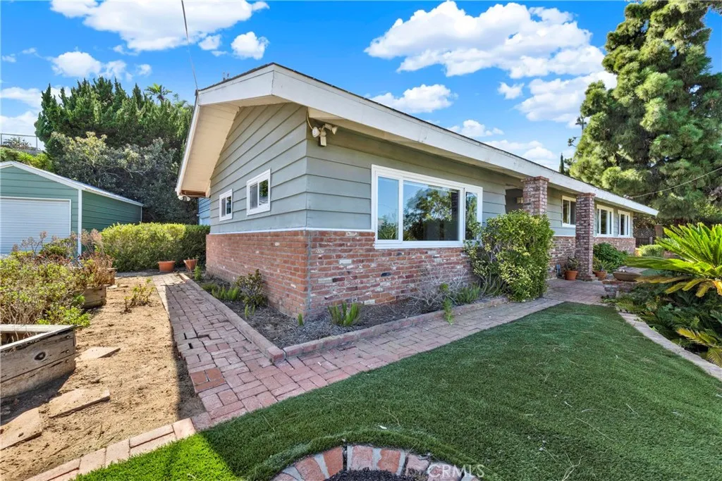 https://cdn.realtyfeed.com/cdn/127/307097027/1dd3308777473354b8ff469d1c1d0721.webp