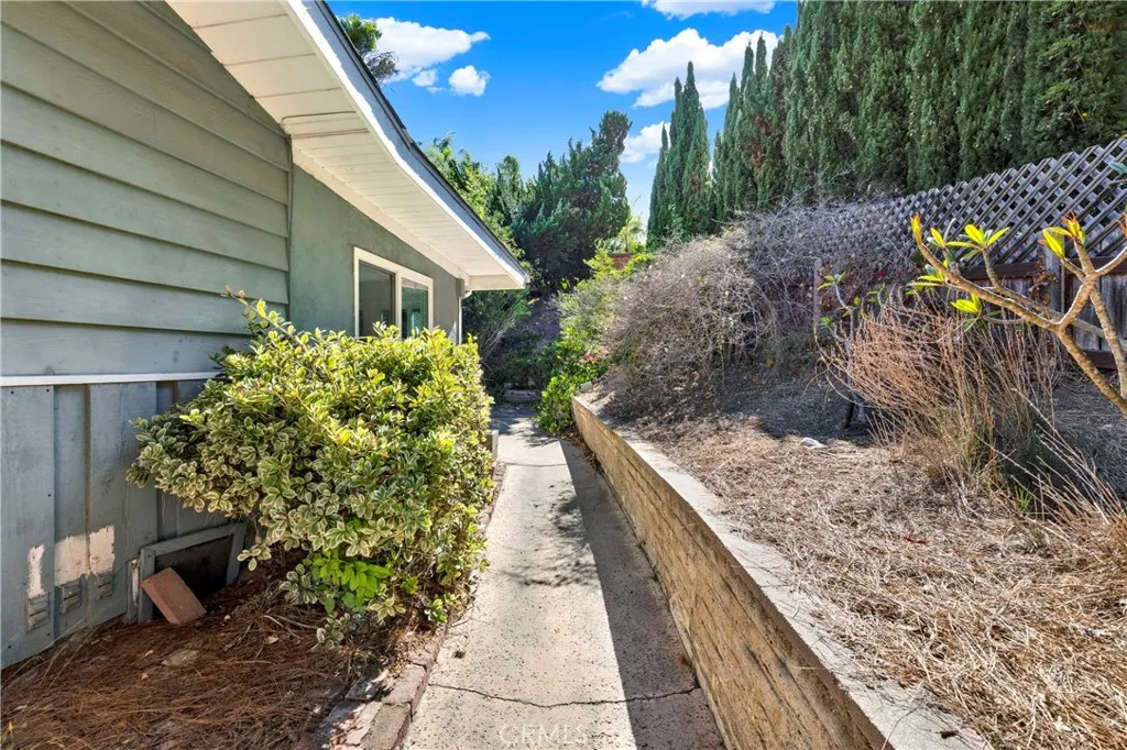 https://cdn.realtyfeed.com/cdn/127/307097027/2d931df02eb1f38176900421a9292266.webp