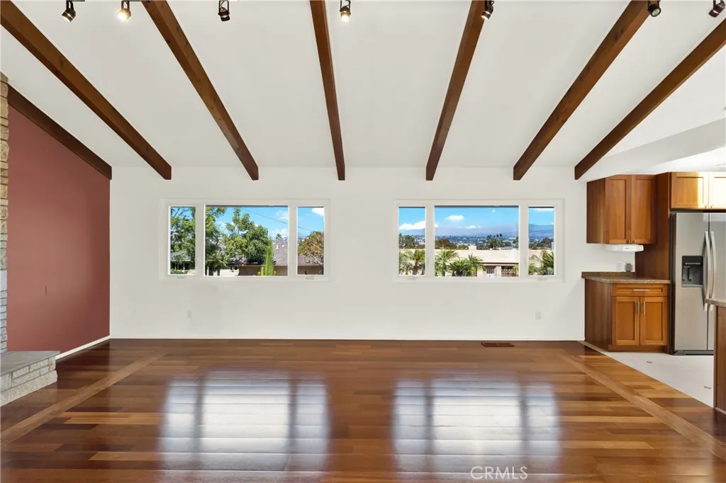 https://cdn.realtyfeed.com/cdn/127/307097027/32481345c0a2c457ed9697d6102ce024.webp