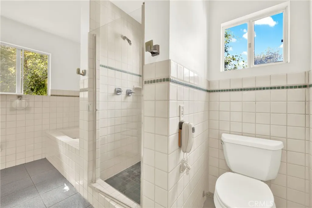 https://cdn.realtyfeed.com/cdn/127/307097027/560fa6cd06f054d0fc143efce672a4bc.webp