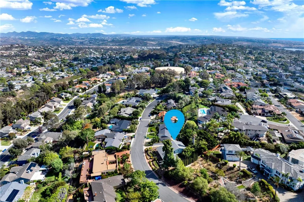 https://cdn.realtyfeed.com/cdn/127/307097027/6ca5b3bf3eb5f7dd9a4940d5898fca03.webp