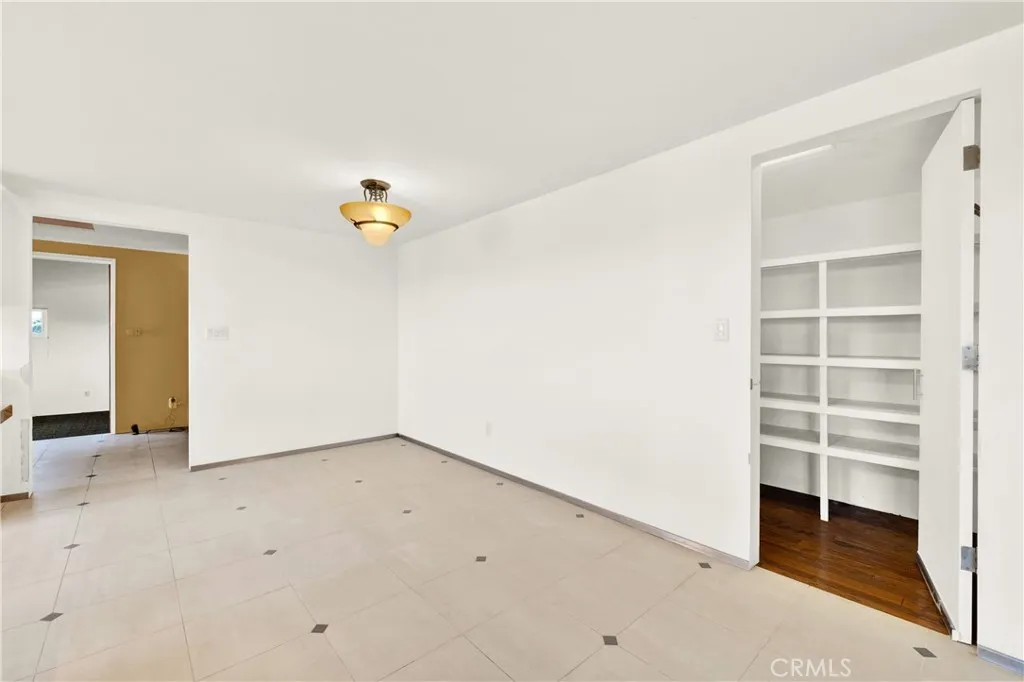 https://cdn.realtyfeed.com/cdn/127/307097027/93759ebdc5ddddc38c502e862323e5e6.webp