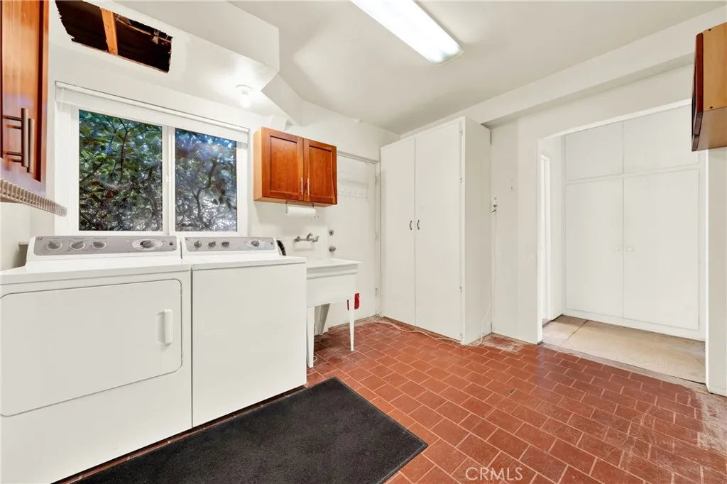 https://cdn.realtyfeed.com/cdn/127/307097027/9e1b0e1bae7d4ad0d1b2e38953cc5378.webp
