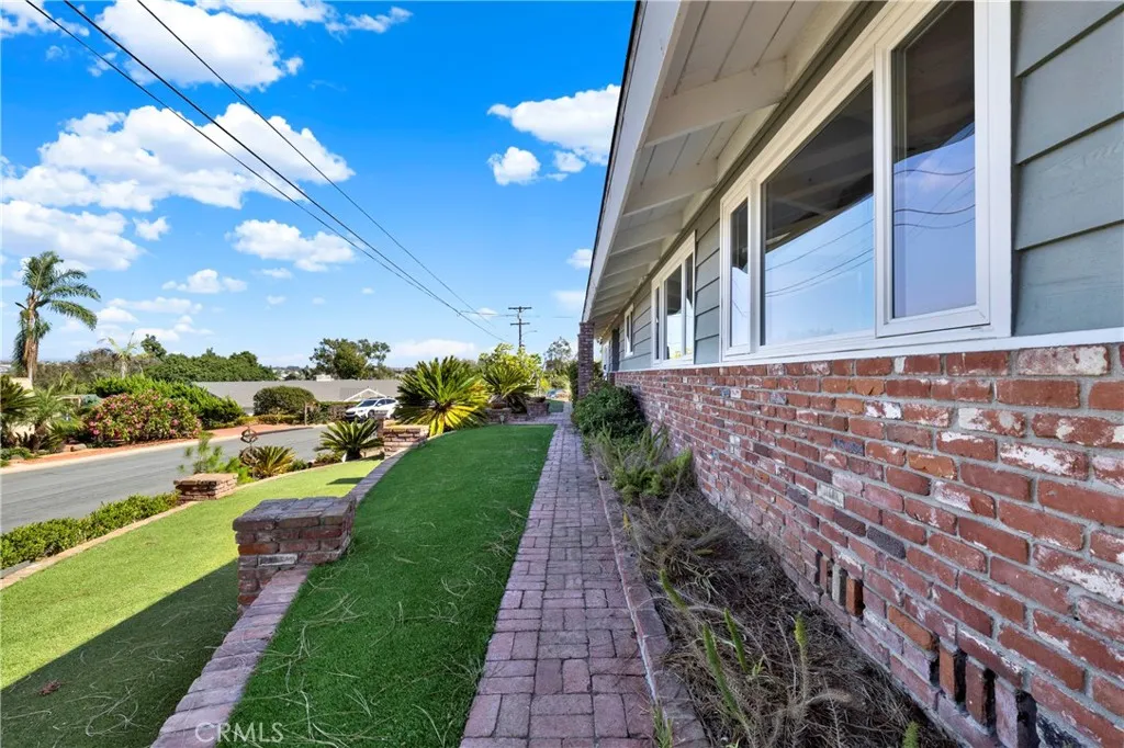https://cdn.realtyfeed.com/cdn/127/307097027/ace97cae15382bea9afbef433553c707.webp