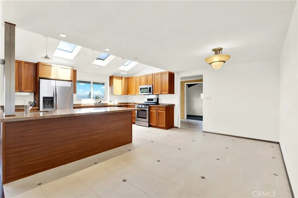 https://cdn.realtyfeed.com/cdn/127/307097027/bc5cdd6e6d088616c03903926d3ec6b3.webp
