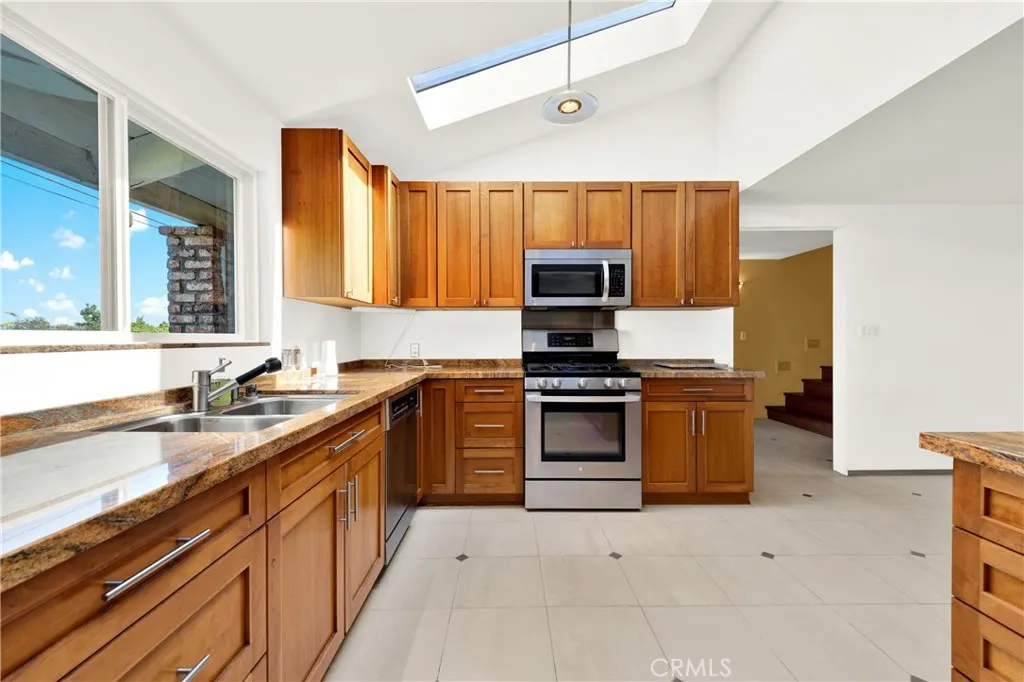 https://cdn.realtyfeed.com/cdn/127/307097027/ec47e21c86ca9c4e07de6d751a8d8097.webp