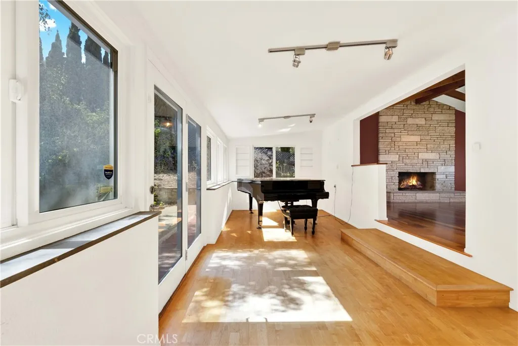 https://cdn.realtyfeed.com/cdn/127/307097027/f0b38bb006cc30813d001386908c1eca.webp