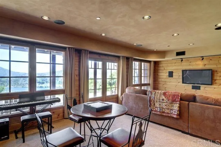 https://cdn.realtyfeed.com/cdn/127/307097030/260f2bcb5f6e7b3799c1ffcd58d6e85e.webp