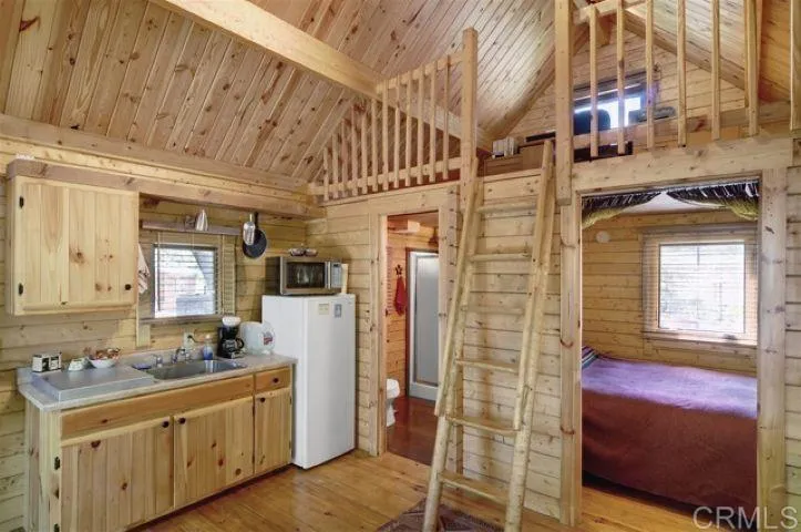 https://cdn.realtyfeed.com/cdn/127/307097030/8355a4bedf5f14262e5ca97ec97585b6.webp
