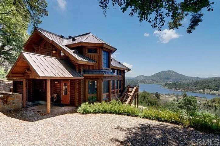 34385 Broken Oak