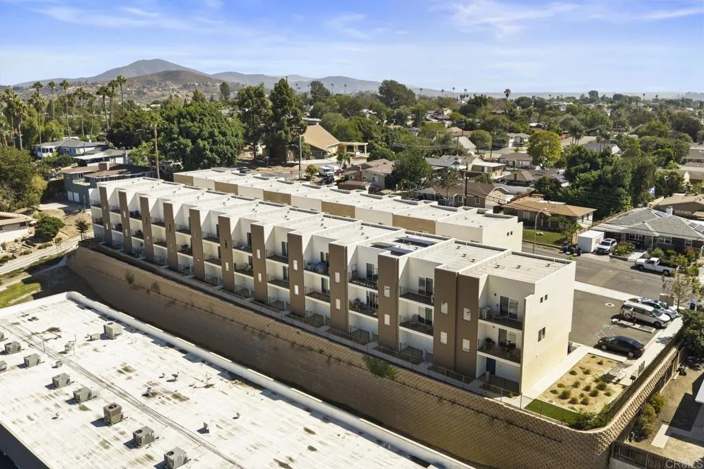 https://cdn.realtyfeed.com/cdn/127/307097051/8baad1287038cc1ac3aca06e280d7c13.webp