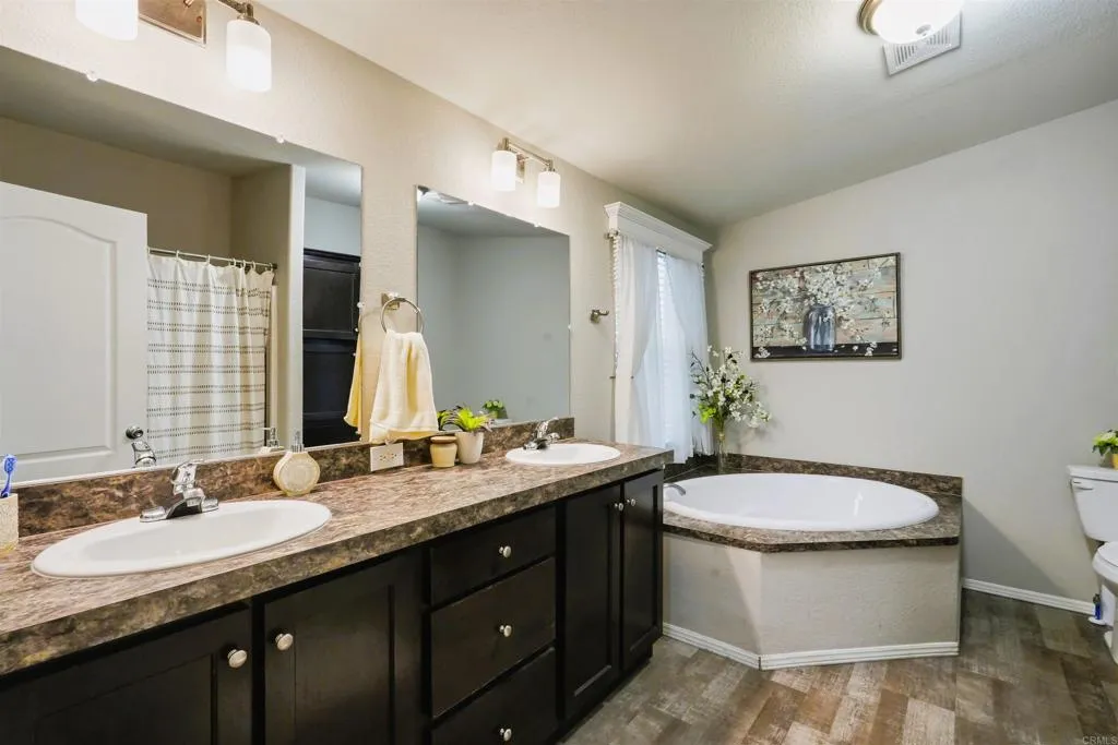 https://cdn.realtyfeed.com/cdn/127/307097082/0f670876d4adefd41598f4515ced24dd.webp