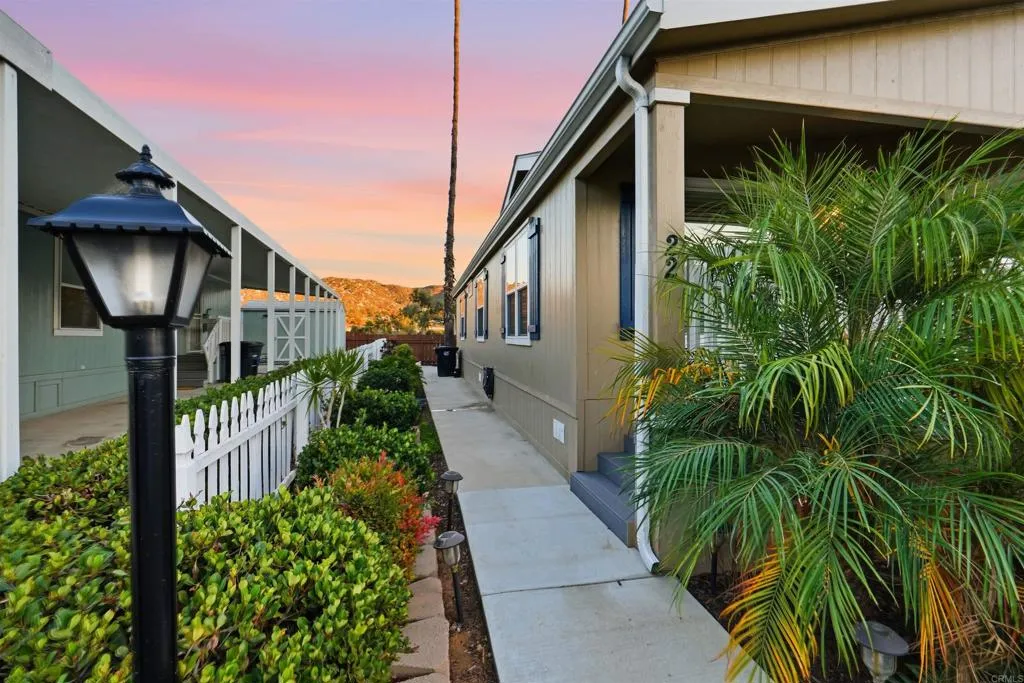 https://cdn.realtyfeed.com/cdn/127/307097082/44a6b950f2da6a92e0dd4152d849c040.webp