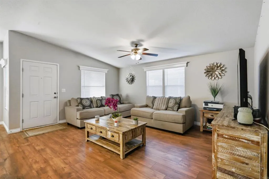 https://cdn.realtyfeed.com/cdn/127/307097082/c911b89eaedf80c23fee217108b1ad2a.webp