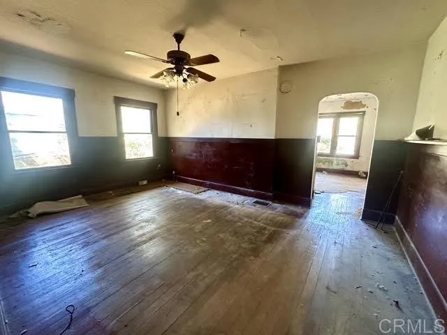 https://cdn.realtyfeed.com/cdn/127/307097095/4c8f1804da73578ff8e35e541d8dd6a9.webp