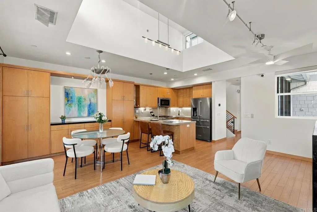 https://cdn.realtyfeed.com/cdn/127/307097147/05995b99b0fbbecf0696ab7b7e12c8cf.webp