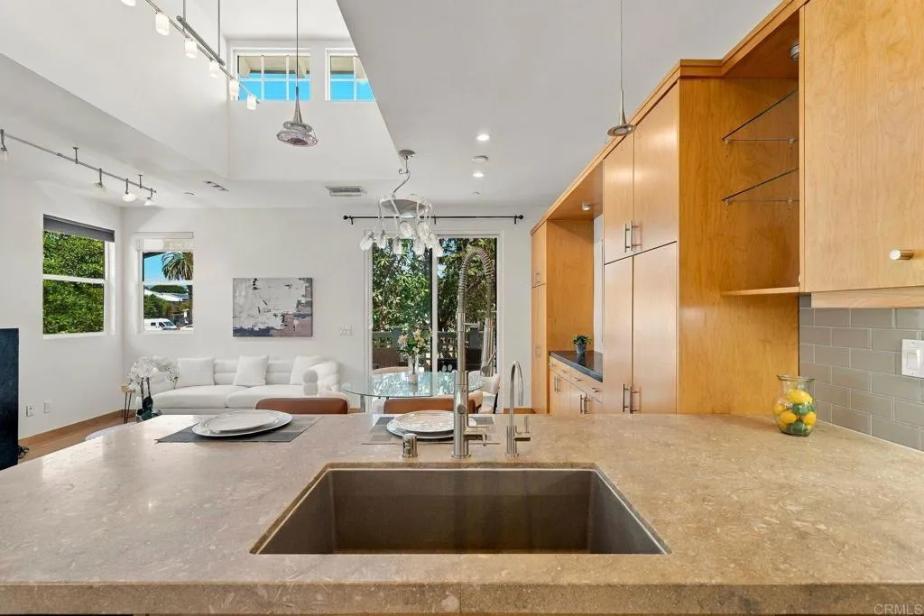 https://cdn.realtyfeed.com/cdn/127/307097147/e0b61035c78bbee507cdbf34d4415b95.webp